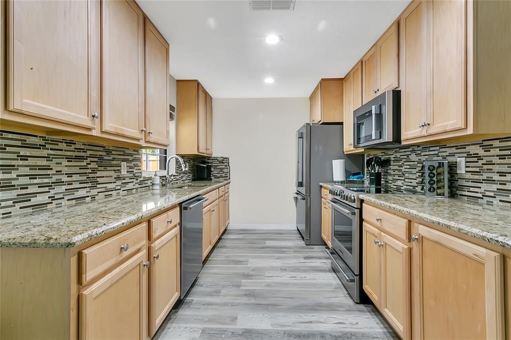 В аренду: $2,200 (3 спален, 3 ванн, 2280 Квадратных фут)