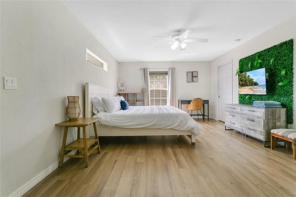 В аренду: $2,200 (3 спален, 3 ванн, 2280 Квадратных фут)