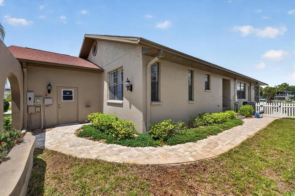 Active With Contract: $599,900 (3 beds, 2 baths, 1750 Square Feet)