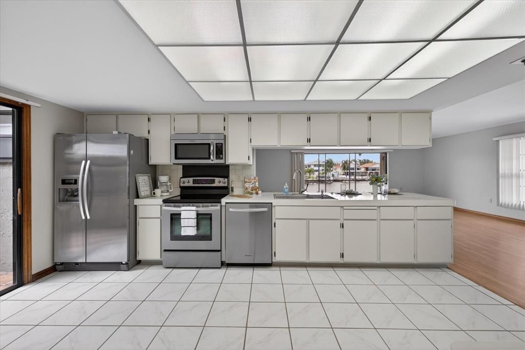 Active With Contract: $599,900 (3 beds, 2 baths, 1750 Square Feet)