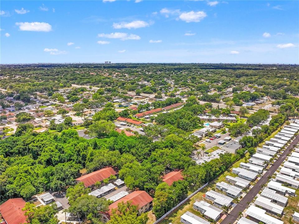 Active With Contract: $194,999 (2 beds, 2 baths, 945 Square Feet)