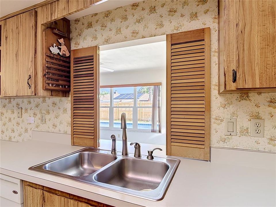 For Sale: $299,000 (2 beds, 2 baths, 1344 Square Feet)