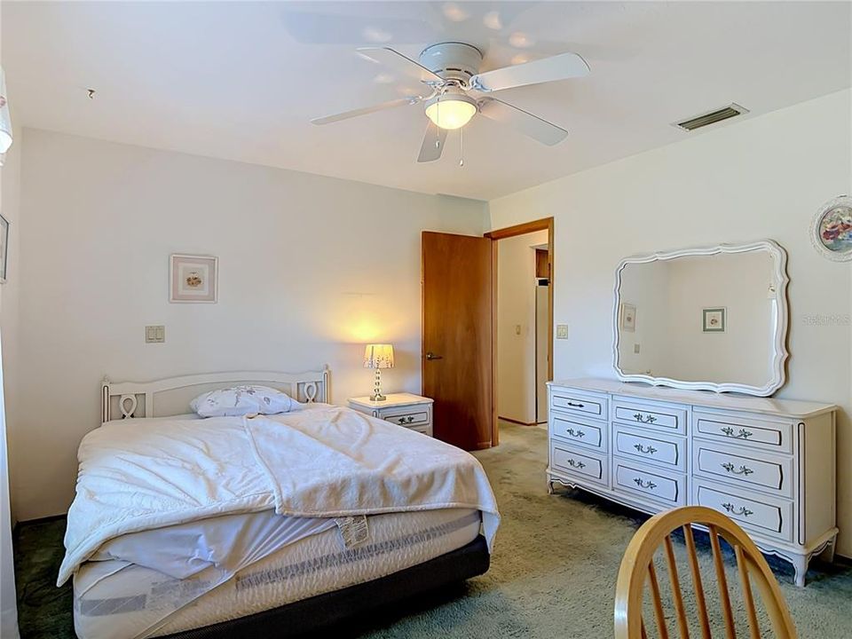 For Sale: $299,000 (2 beds, 2 baths, 1344 Square Feet)