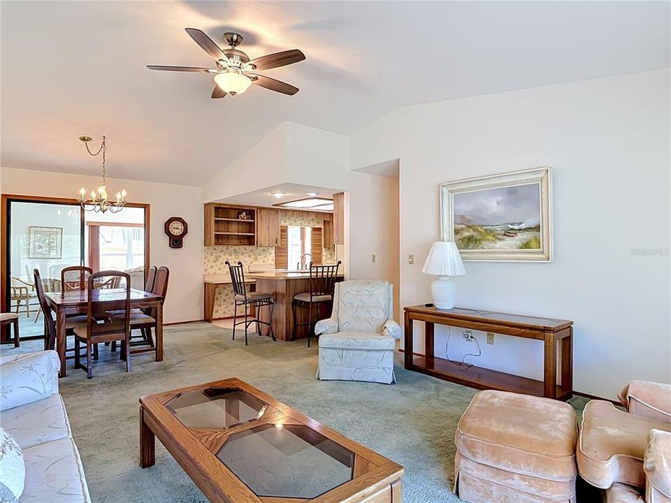 For Sale: $299,000 (2 beds, 2 baths, 1344 Square Feet)