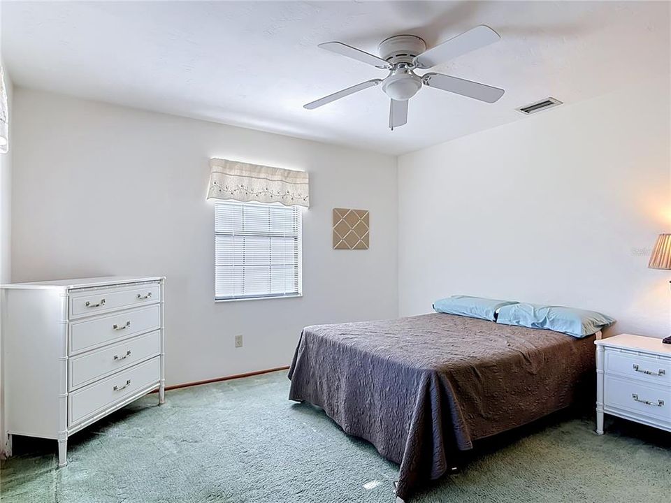 For Sale: $299,000 (2 beds, 2 baths, 1344 Square Feet)