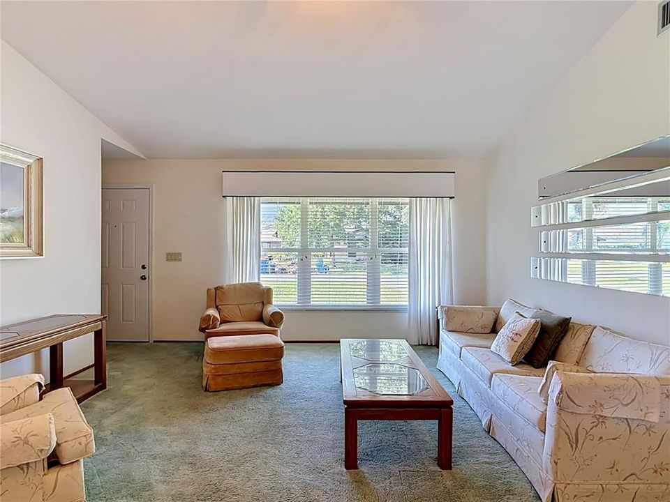 For Sale: $299,000 (2 beds, 2 baths, 1344 Square Feet)