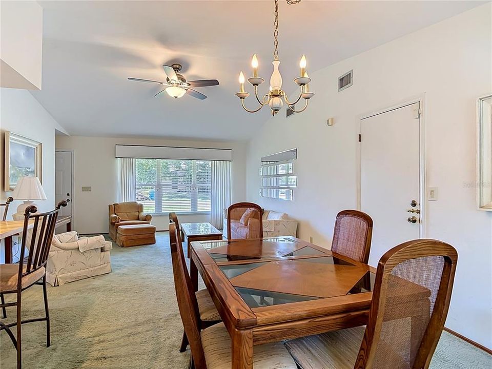 For Sale: $299,000 (2 beds, 2 baths, 1344 Square Feet)