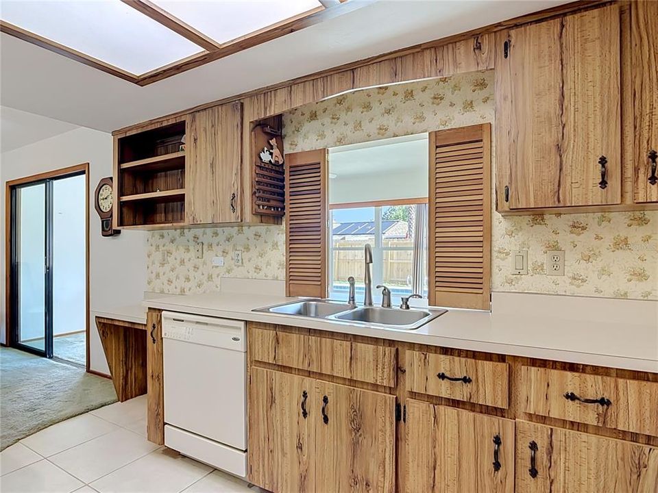 For Sale: $299,000 (2 beds, 2 baths, 1344 Square Feet)