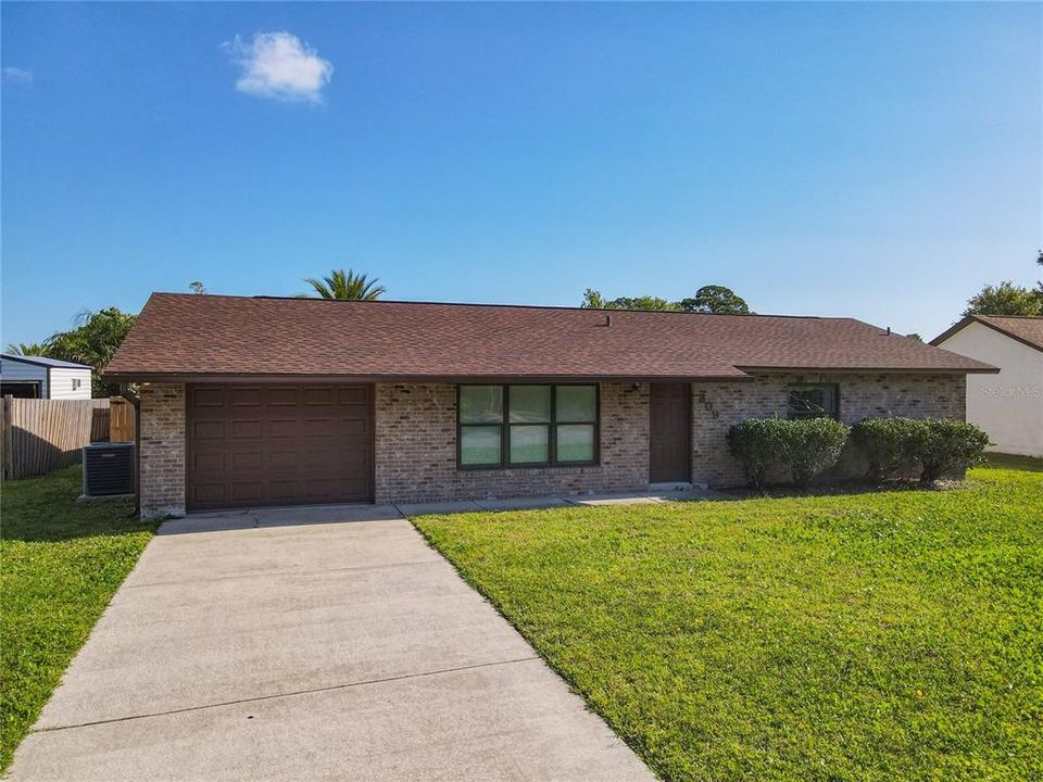 For Sale: $299,000 (2 beds, 2 baths, 1344 Square Feet)
