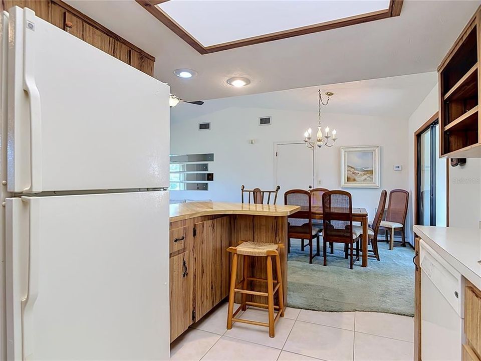 For Sale: $299,000 (2 beds, 2 baths, 1344 Square Feet)