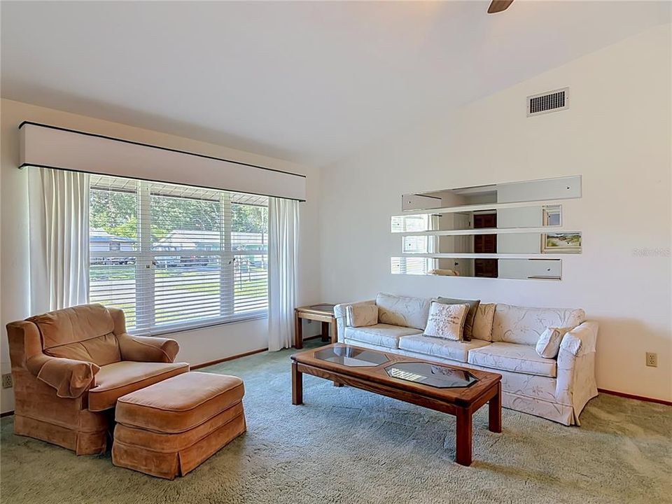 For Sale: $299,000 (2 beds, 2 baths, 1344 Square Feet)