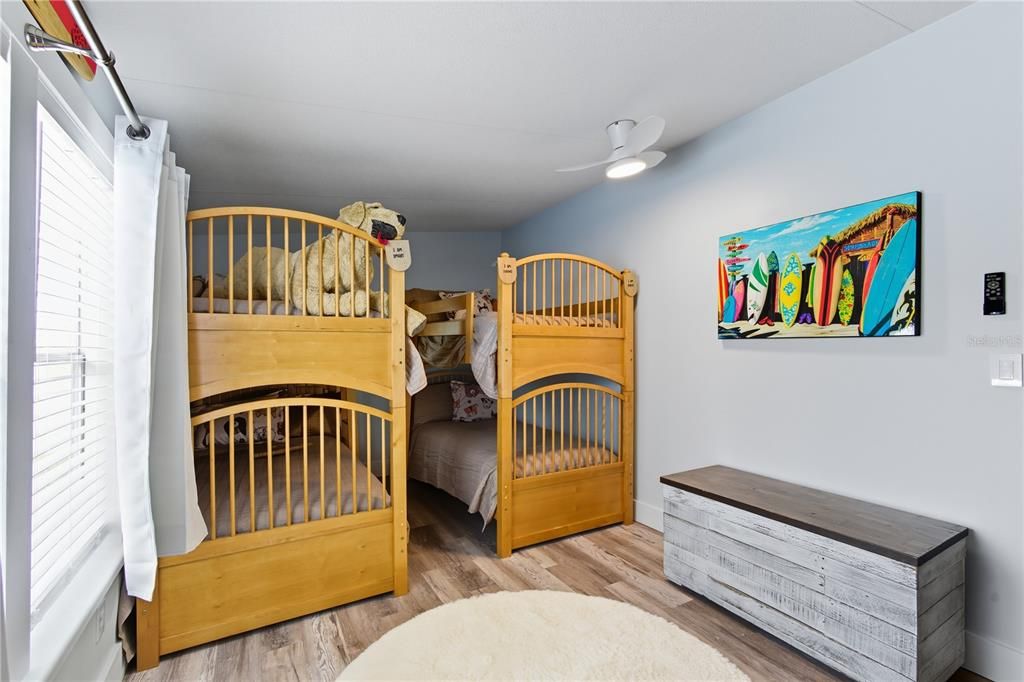 For Sale: $525,000 (4 beds, 2 baths, 1664 Square Feet)