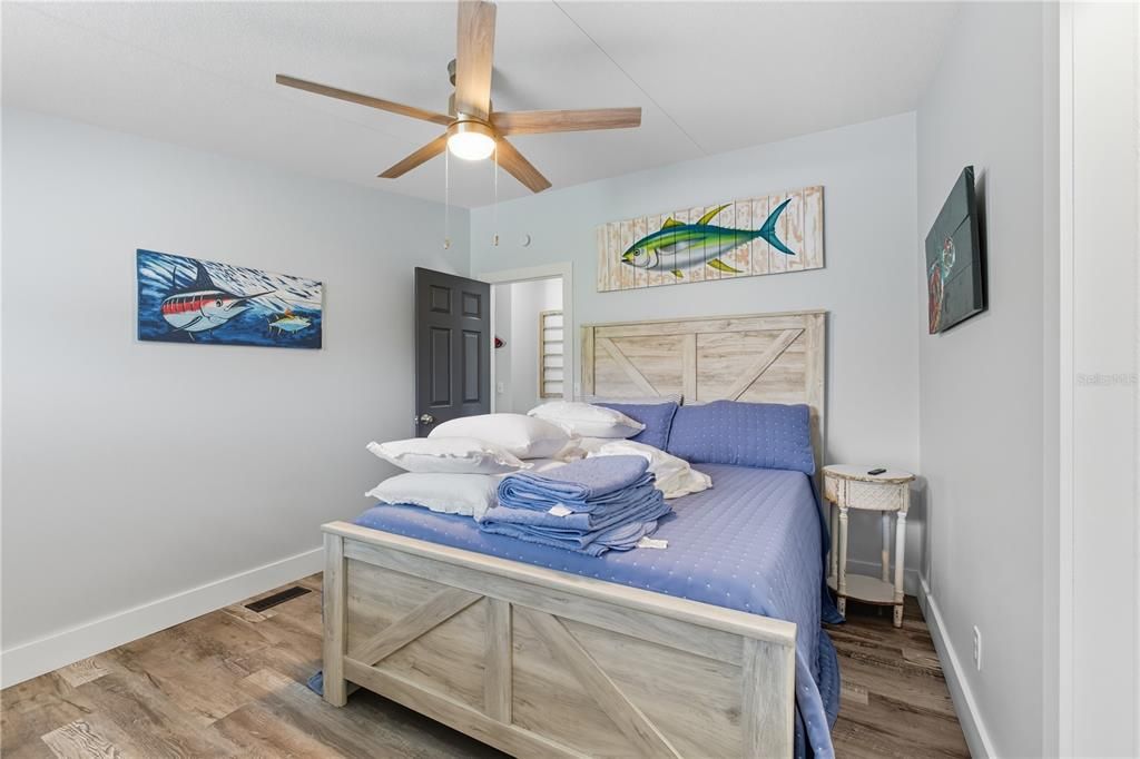 For Sale: $525,000 (4 beds, 2 baths, 1664 Square Feet)