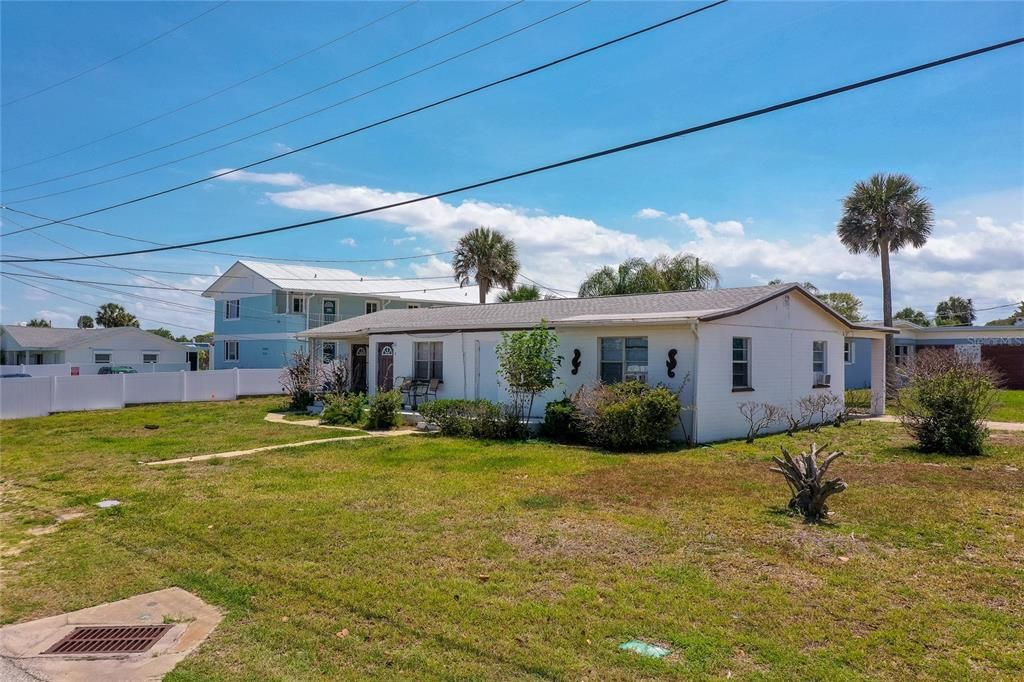 Active With Contract: $350,000 (3 beds, 0 baths, 1440 Square Feet)