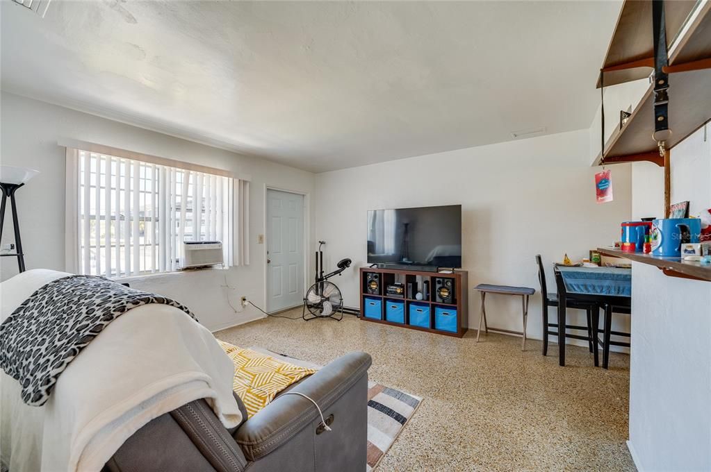 Active With Contract: $350,000 (3 beds, 0 baths, 1440 Square Feet)