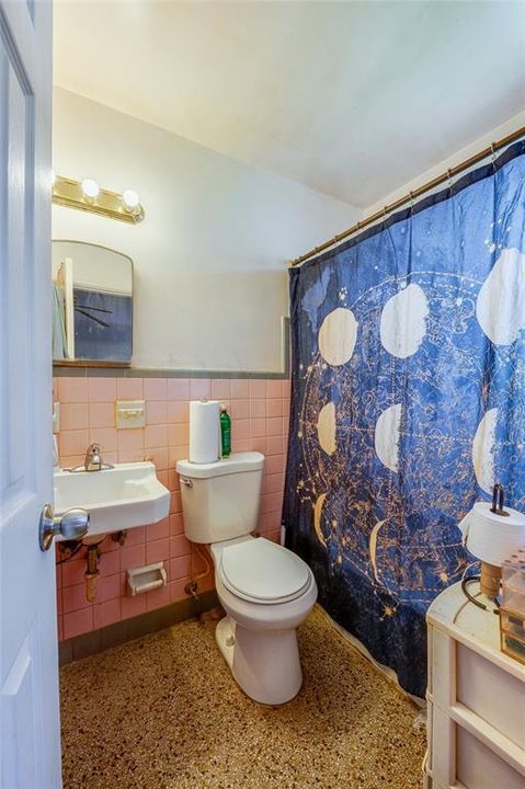 Active With Contract: $350,000 (3 beds, 0 baths, 1440 Square Feet)