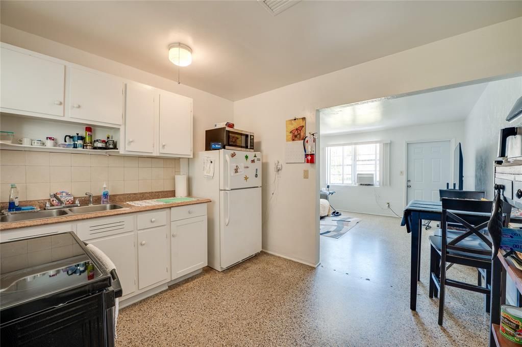 Active With Contract: $350,000 (3 beds, 0 baths, 1440 Square Feet)