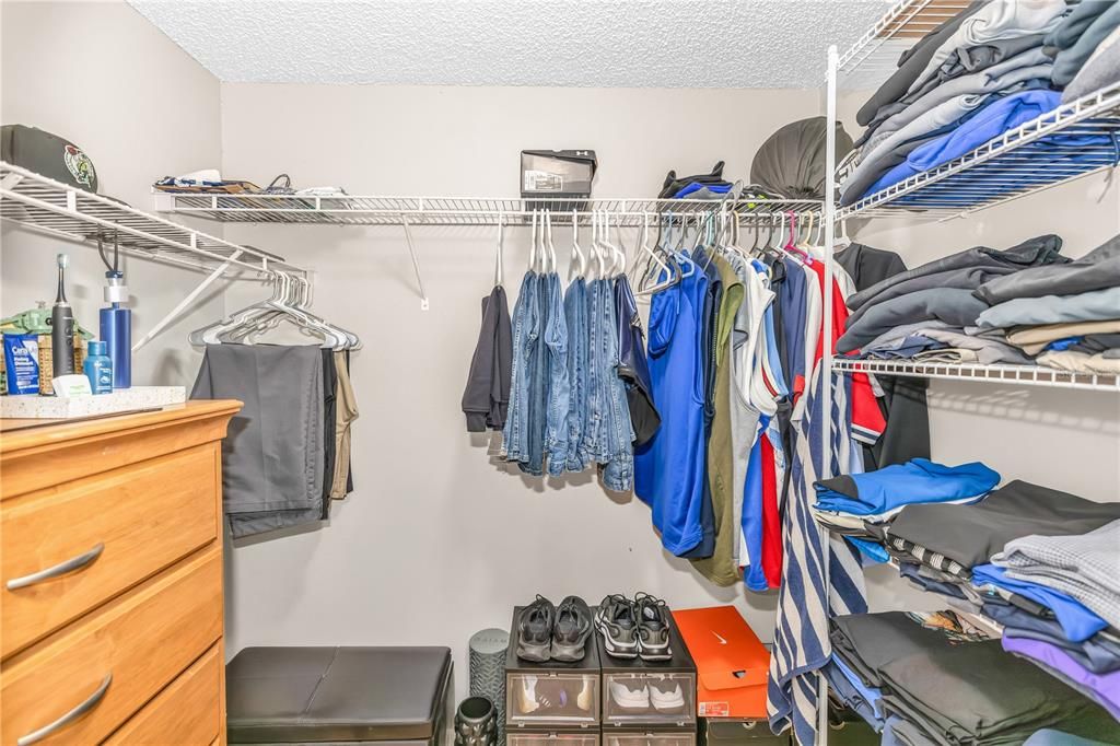 En Venta: $518,000 (4 camas, 2 baños, 2844 Pies cuadrados)