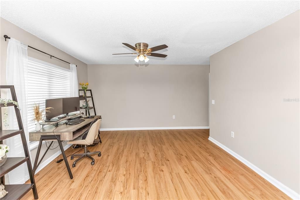 En Venta: $518,000 (4 camas, 2 baños, 2844 Pies cuadrados)