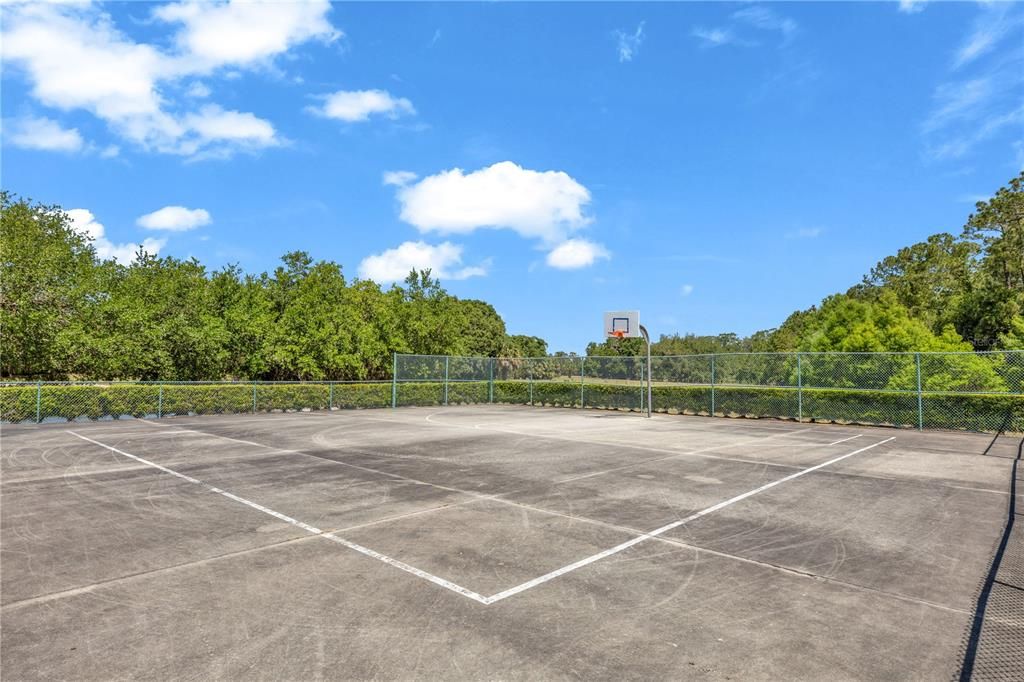 En Venta: $518,000 (4 camas, 2 baños, 2844 Pies cuadrados)