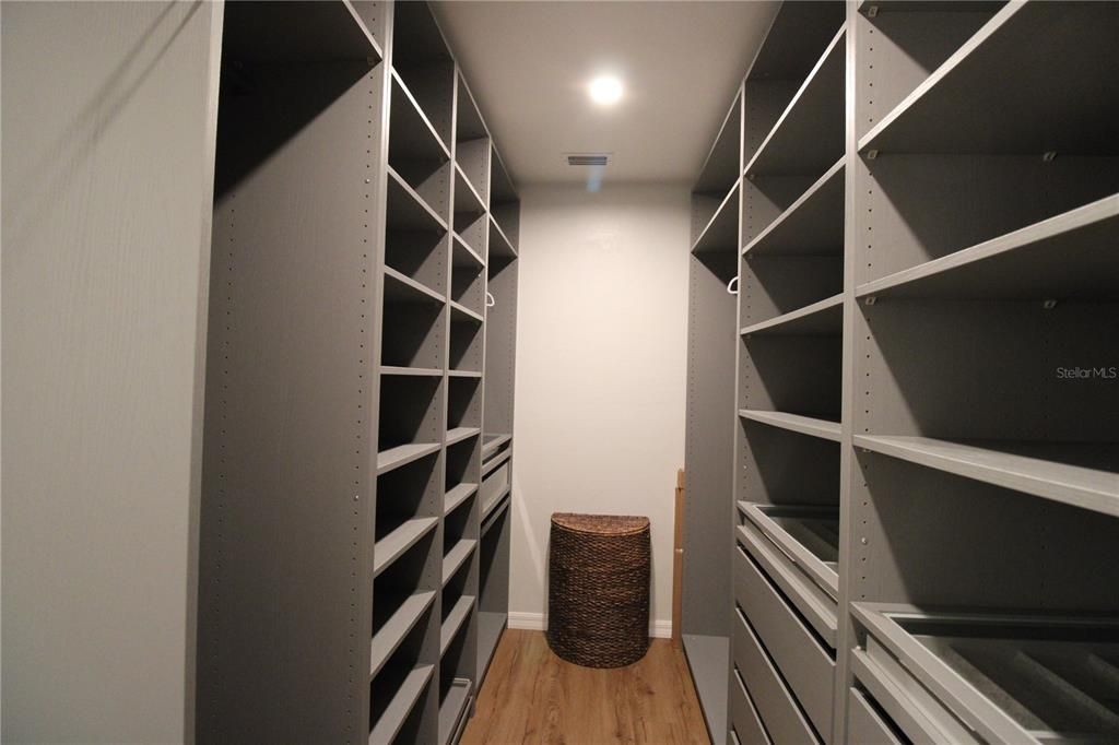 For Rent: $3,500 (3 beds, 2 baths, 2453 Square Feet)