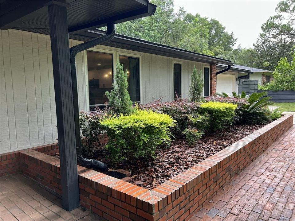 For Rent: $3,500 (3 beds, 2 baths, 2453 Square Feet)
