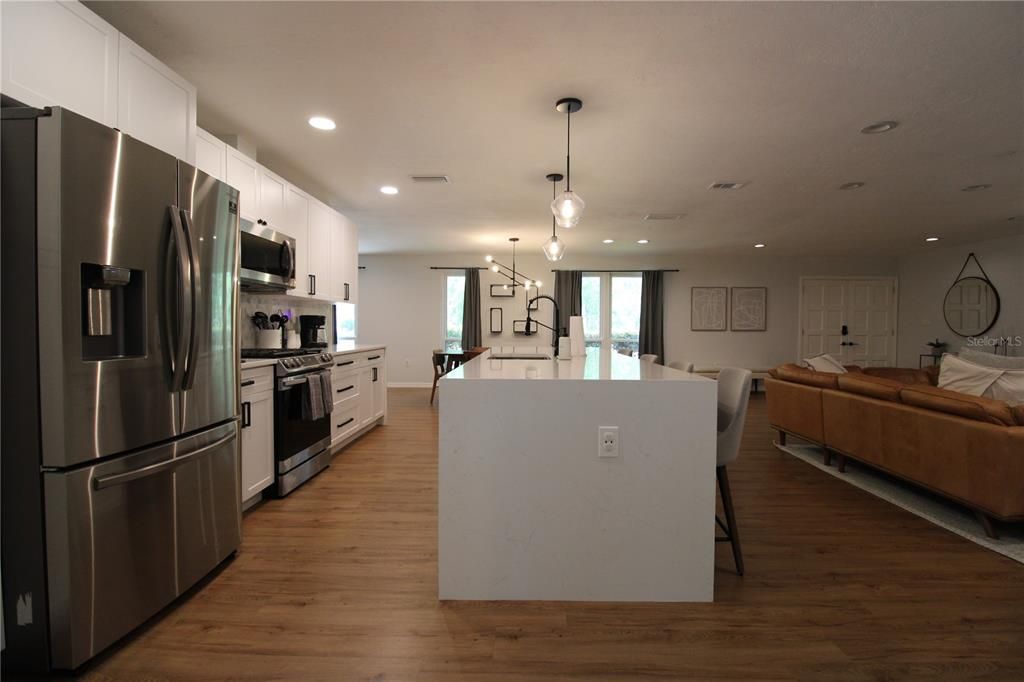 For Rent: $3,500 (3 beds, 2 baths, 2453 Square Feet)