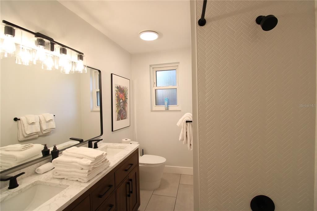For Rent: $3,500 (3 beds, 2 baths, 2453 Square Feet)