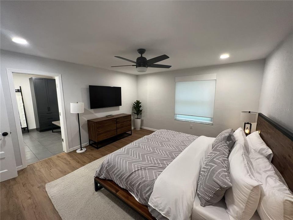 For Rent: $3,500 (3 beds, 2 baths, 2453 Square Feet)