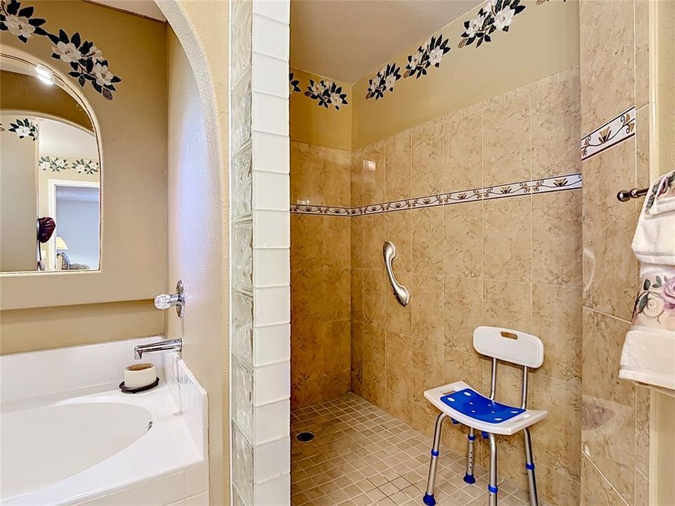 For Sale: $339,900 (3 beds, 2 baths, 1745 Square Feet)
