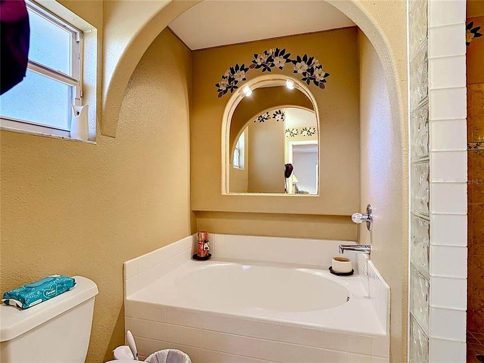 For Sale: $339,900 (3 beds, 2 baths, 1745 Square Feet)