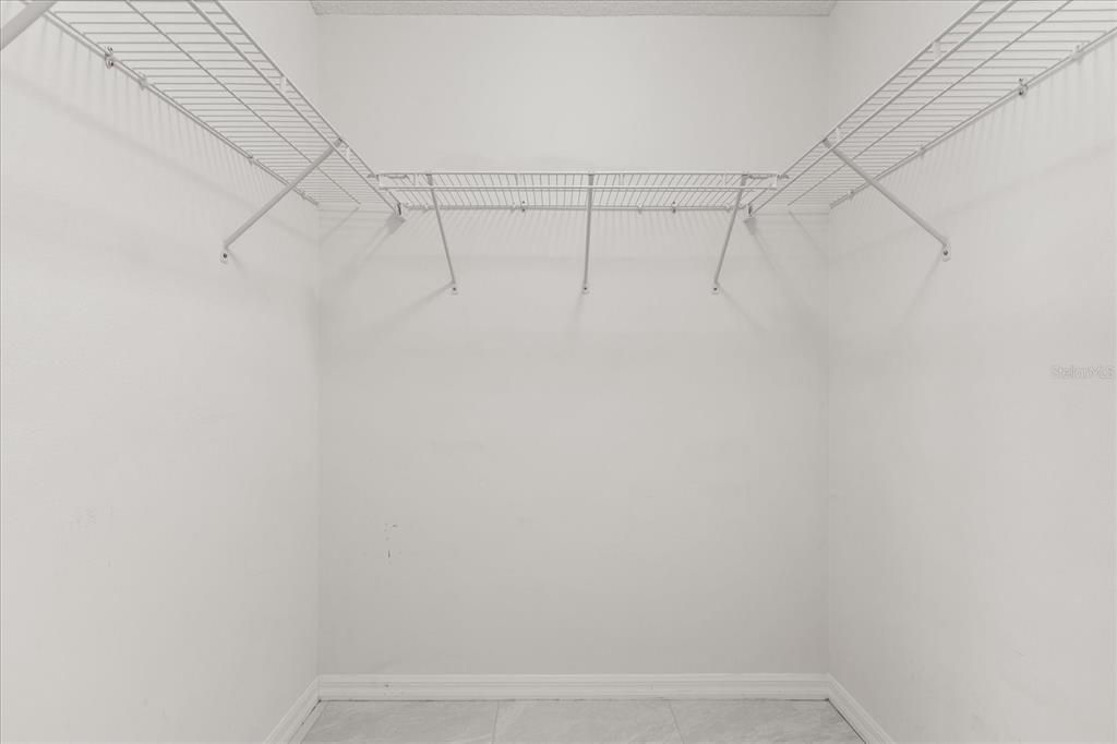 Activo con contrato: $334,900 (3 camas, 2 baños, 1893 Pies cuadrados)