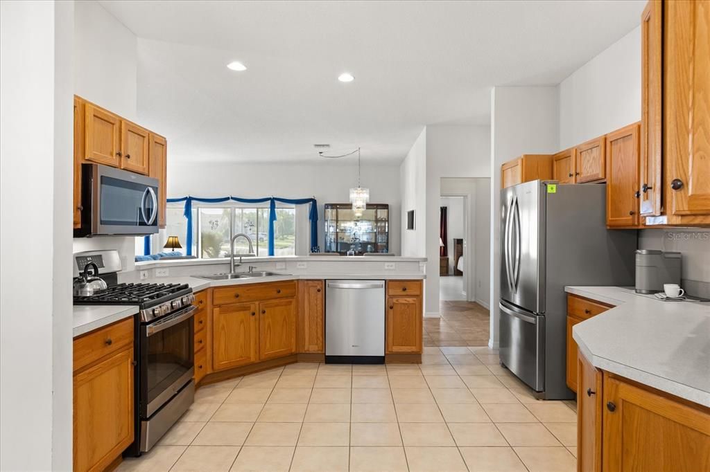 Activo con contrato: $334,900 (3 camas, 2 baños, 1893 Pies cuadrados)