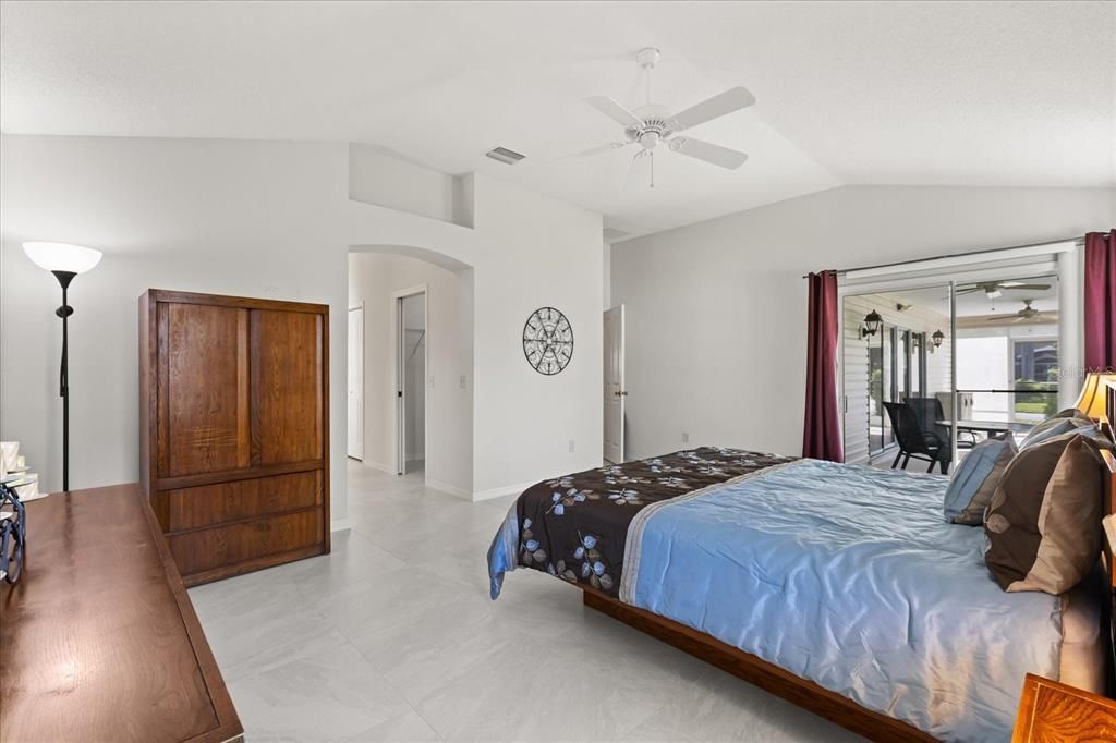 Activo con contrato: $334,900 (3 camas, 2 baños, 1893 Pies cuadrados)