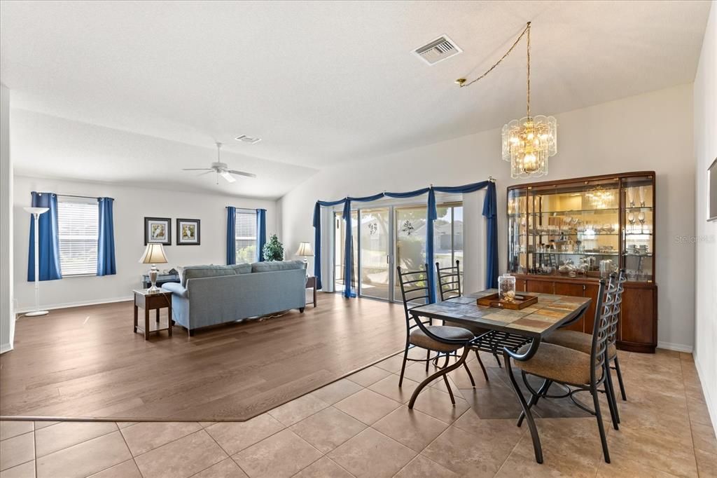 Activo con contrato: $334,900 (3 camas, 2 baños, 1893 Pies cuadrados)