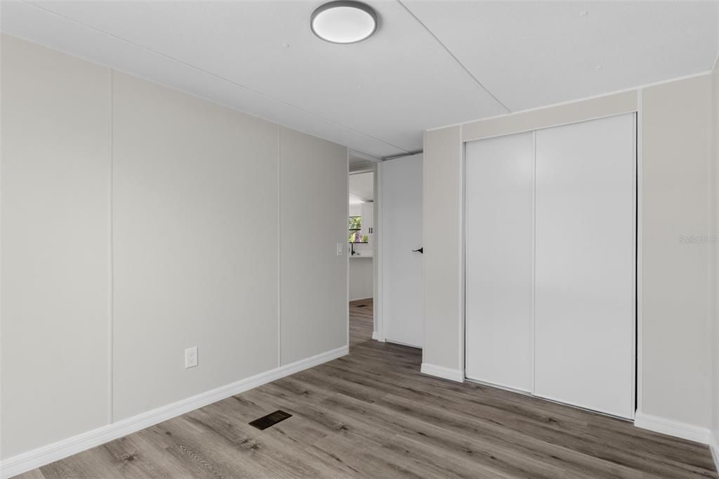Active With Contract: $179,900 (3 beds, 2 baths, 1352 Square Feet)