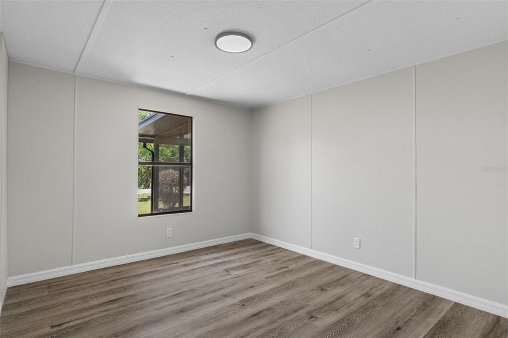Active With Contract: $179,900 (3 beds, 2 baths, 1352 Square Feet)