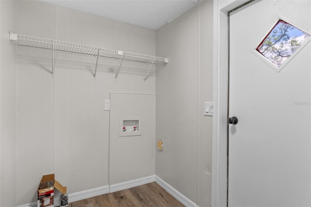 Active With Contract: $179,900 (3 beds, 2 baths, 1352 Square Feet)