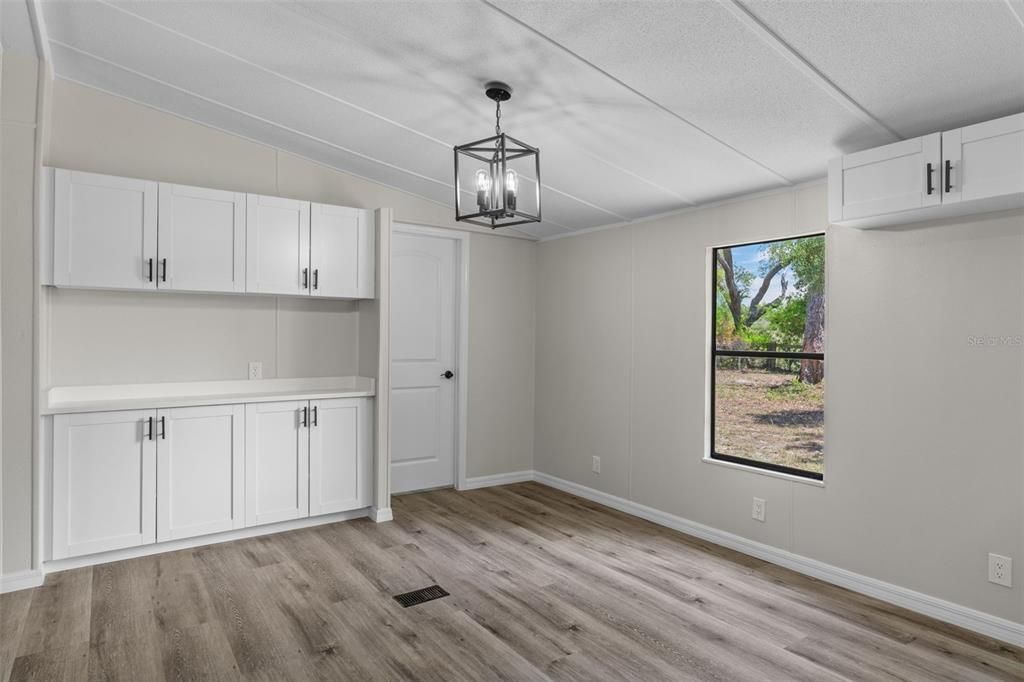 Active With Contract: $179,900 (3 beds, 2 baths, 1352 Square Feet)