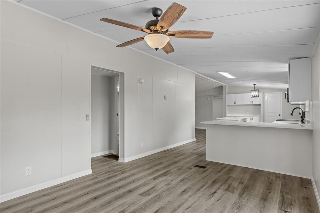 Active With Contract: $179,900 (3 beds, 2 baths, 1352 Square Feet)