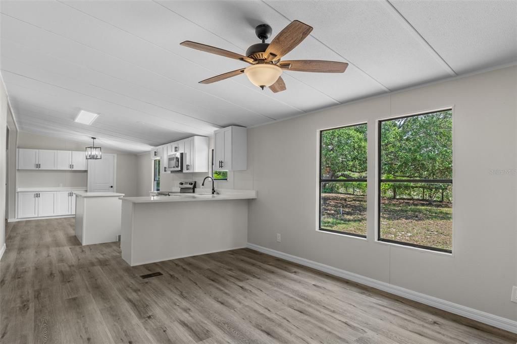 Active With Contract: $179,900 (3 beds, 2 baths, 1352 Square Feet)