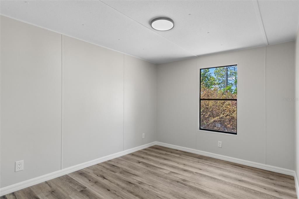 Active With Contract: $179,900 (3 beds, 2 baths, 1352 Square Feet)
