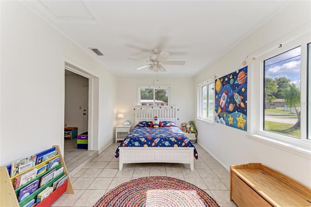 Active With Contract: $289,000 (2 beds, 1 baths, 1325 Square Feet)