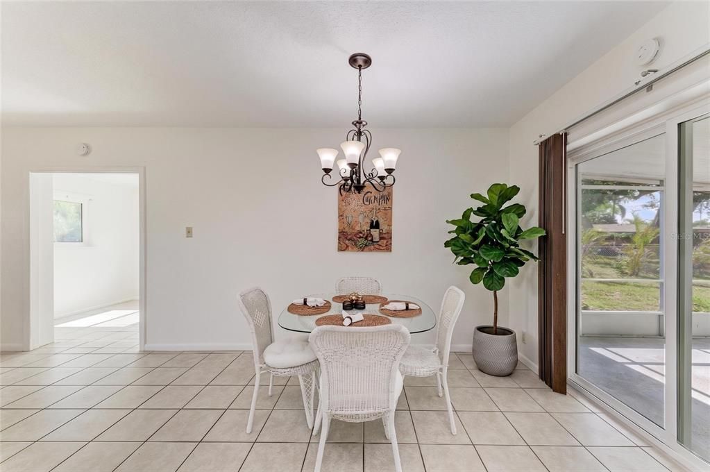 Active With Contract: $289,000 (2 beds, 1 baths, 1325 Square Feet)