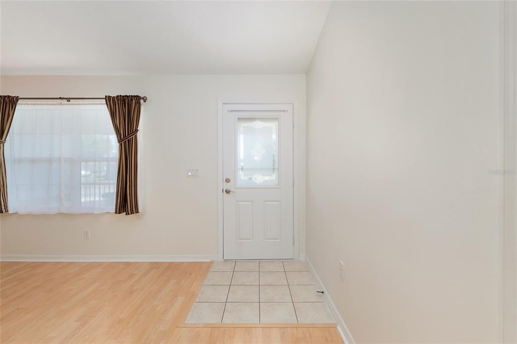 Activo con contrato: $229,900 (2 camas, 2 baños, 1744 Pies cuadrados)
