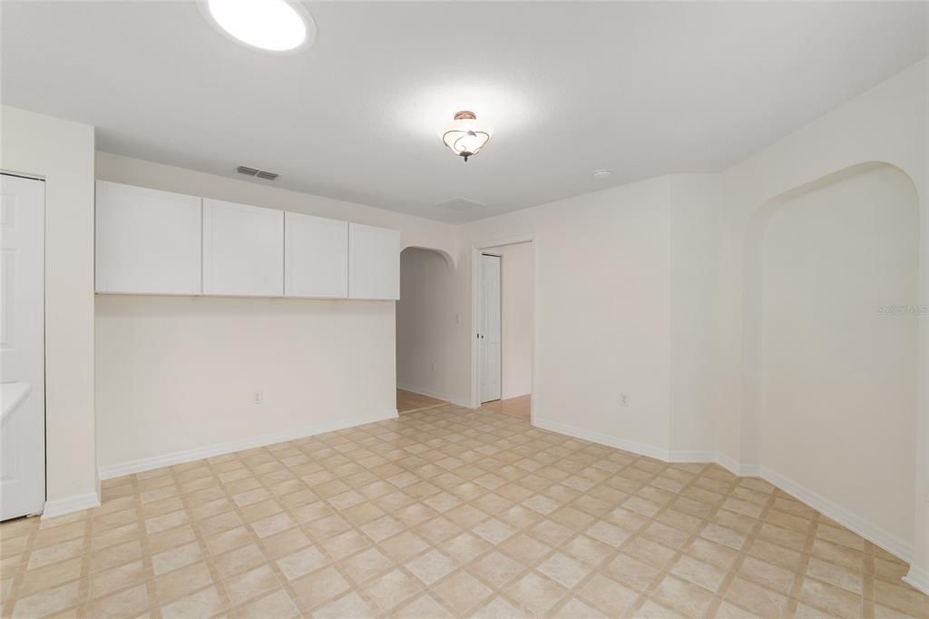 Activo con contrato: $229,900 (2 camas, 2 baños, 1744 Pies cuadrados)