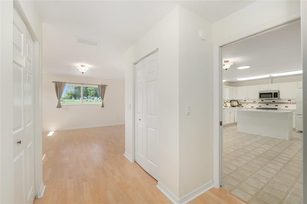 Activo con contrato: $229,900 (2 camas, 2 baños, 1744 Pies cuadrados)
