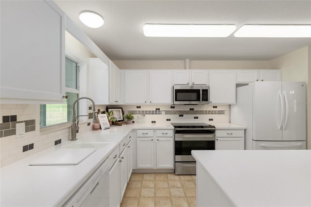 Activo con contrato: $229,900 (2 camas, 2 baños, 1744 Pies cuadrados)