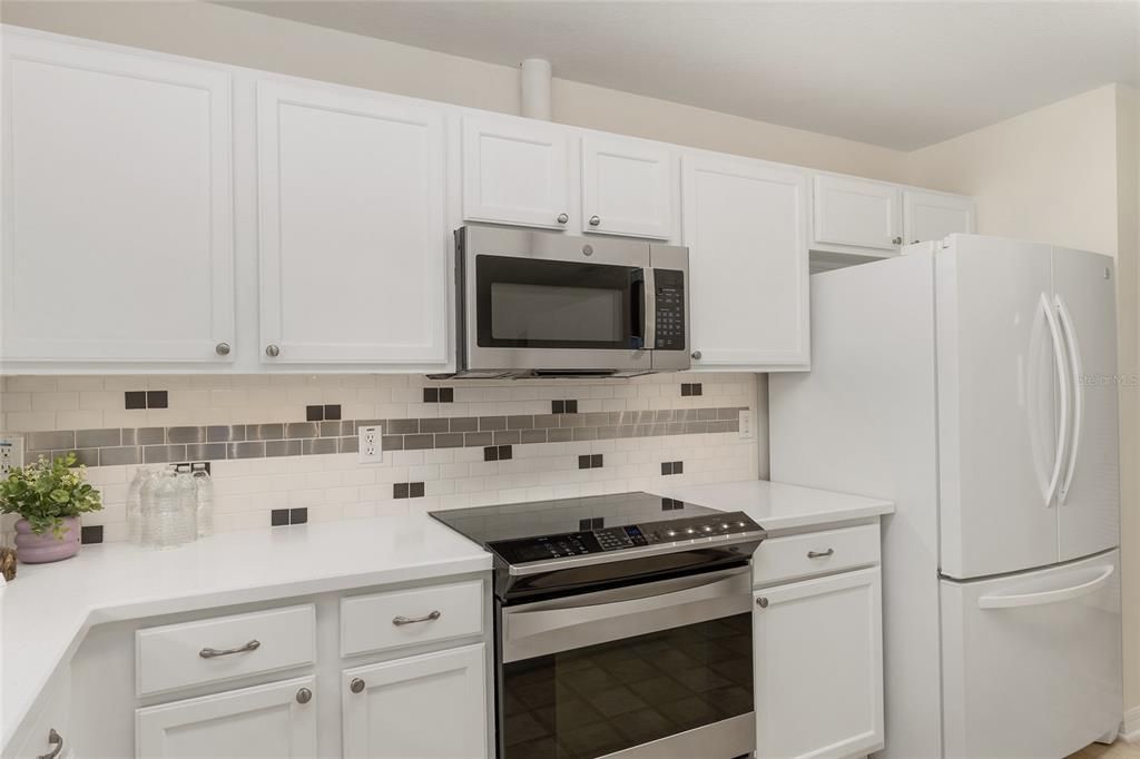 Activo con contrato: $229,900 (2 camas, 2 baños, 1744 Pies cuadrados)