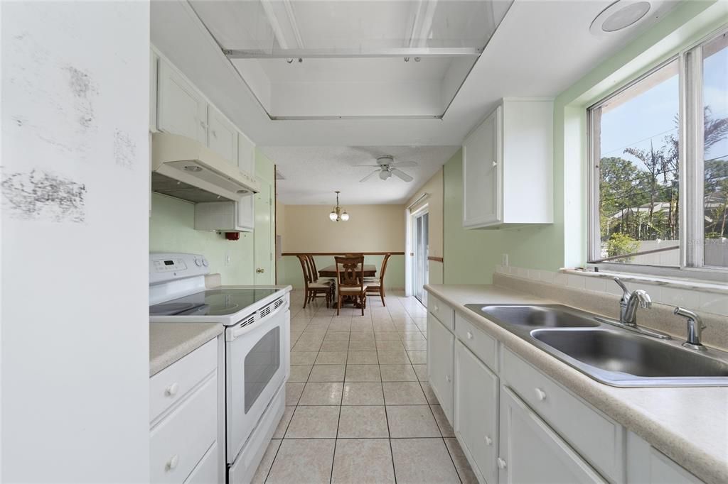 На продажу: $199,000 (3 спален, 2 ванн, 1025 Квадратных фут)